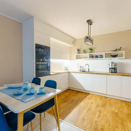 Lighthouse - Blizej Morza Flowers Apartment *